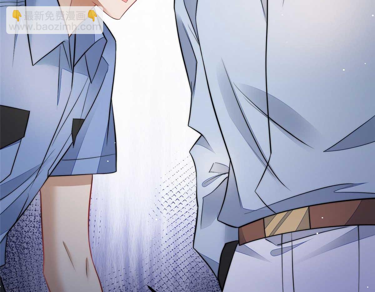 夫人她成了大佬們的團寵（團寵） - 98 秦律和男人牽手了！！(2/3) - 1